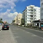 16 Sandy شقة
