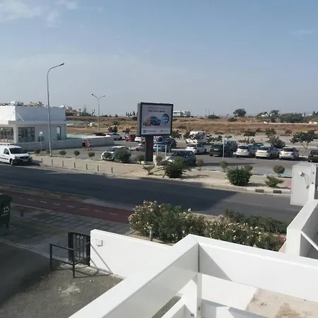16 Sandy Apartmán Larnaca